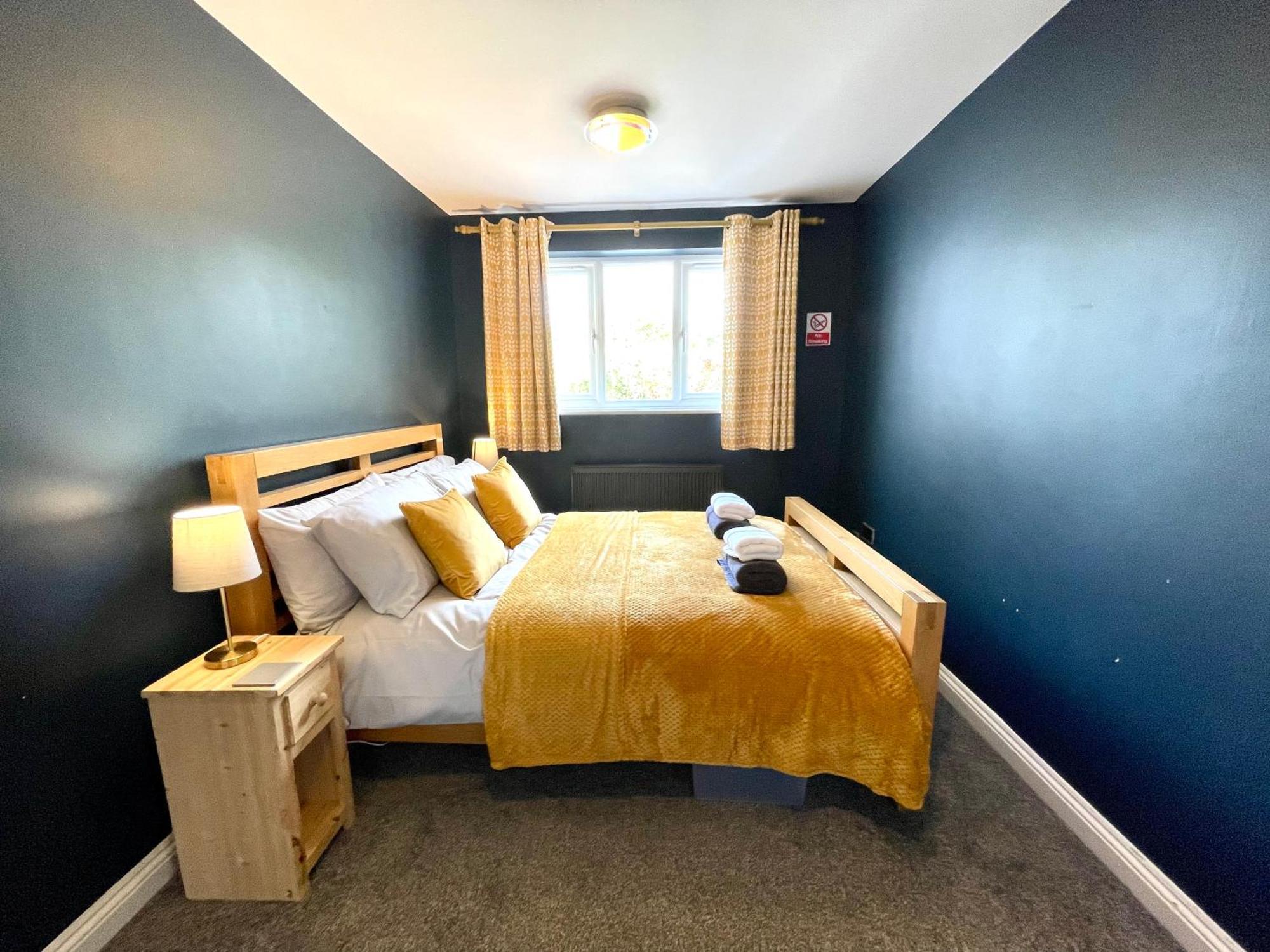 Large 5 Bed Detached House Near Stansted Airport With Parking For 2 Vehicles! Stansted Stays Stansted Mountfitchet Exterior foto