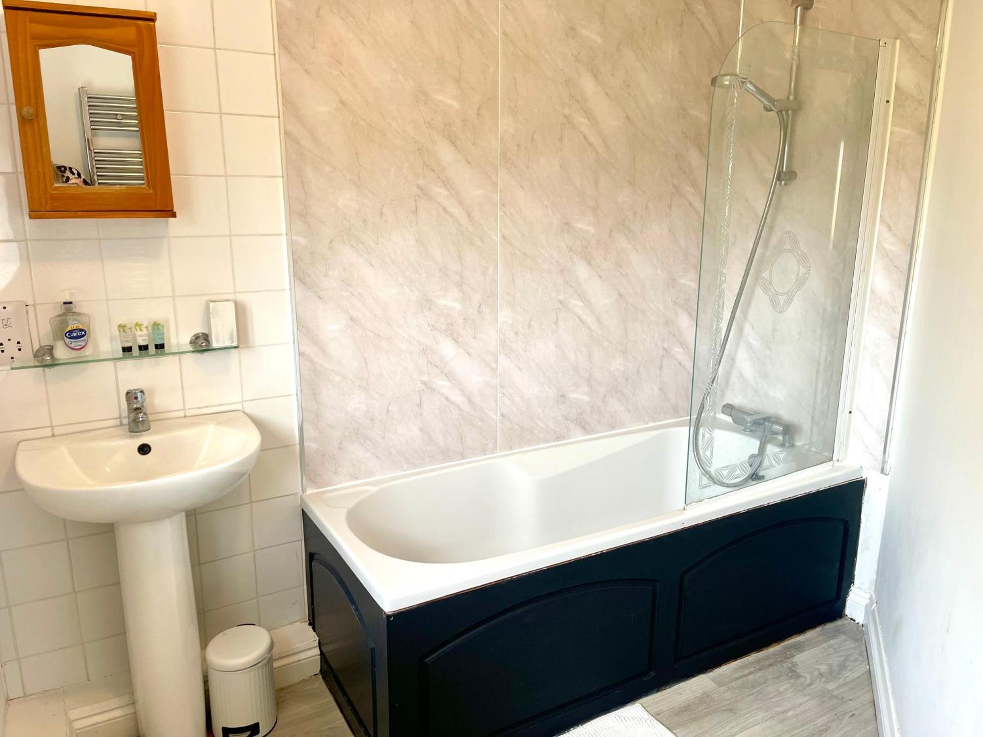 Large 5 Bed Detached House Near Stansted Airport With Parking For 2 Vehicles! Stansted Stays Stansted Mountfitchet Exterior foto